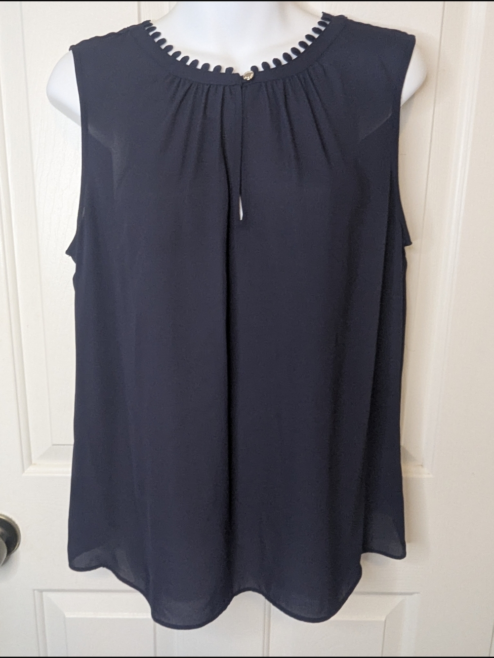 Tommy Hilfiger Blouse Womens Large Navy Blue Career Sleeveless Pleated Shell EUC